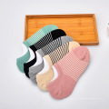 Chaussettes antidérapantes de femmes de tube de mode confortables faites sur commande de cheville pour des tout-petits